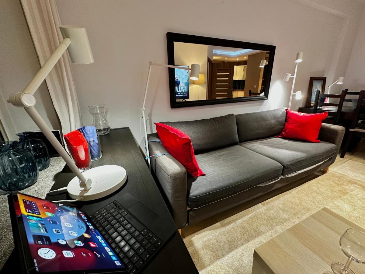 Decor 3 Metro Fast Wifi 1Gbs 80'Tv Hbo Disney Appletv Varşova Dış mekan fotoğraf