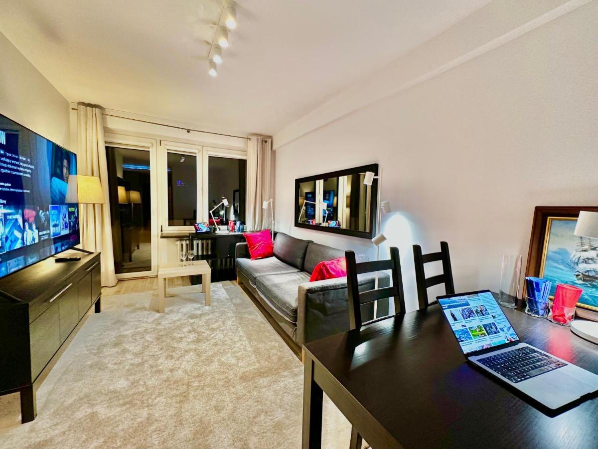 Decor 3 Metro Fast Wifi 1Gbs 80'Tv Hbo Disney Appletv Varşova Dış mekan fotoğraf