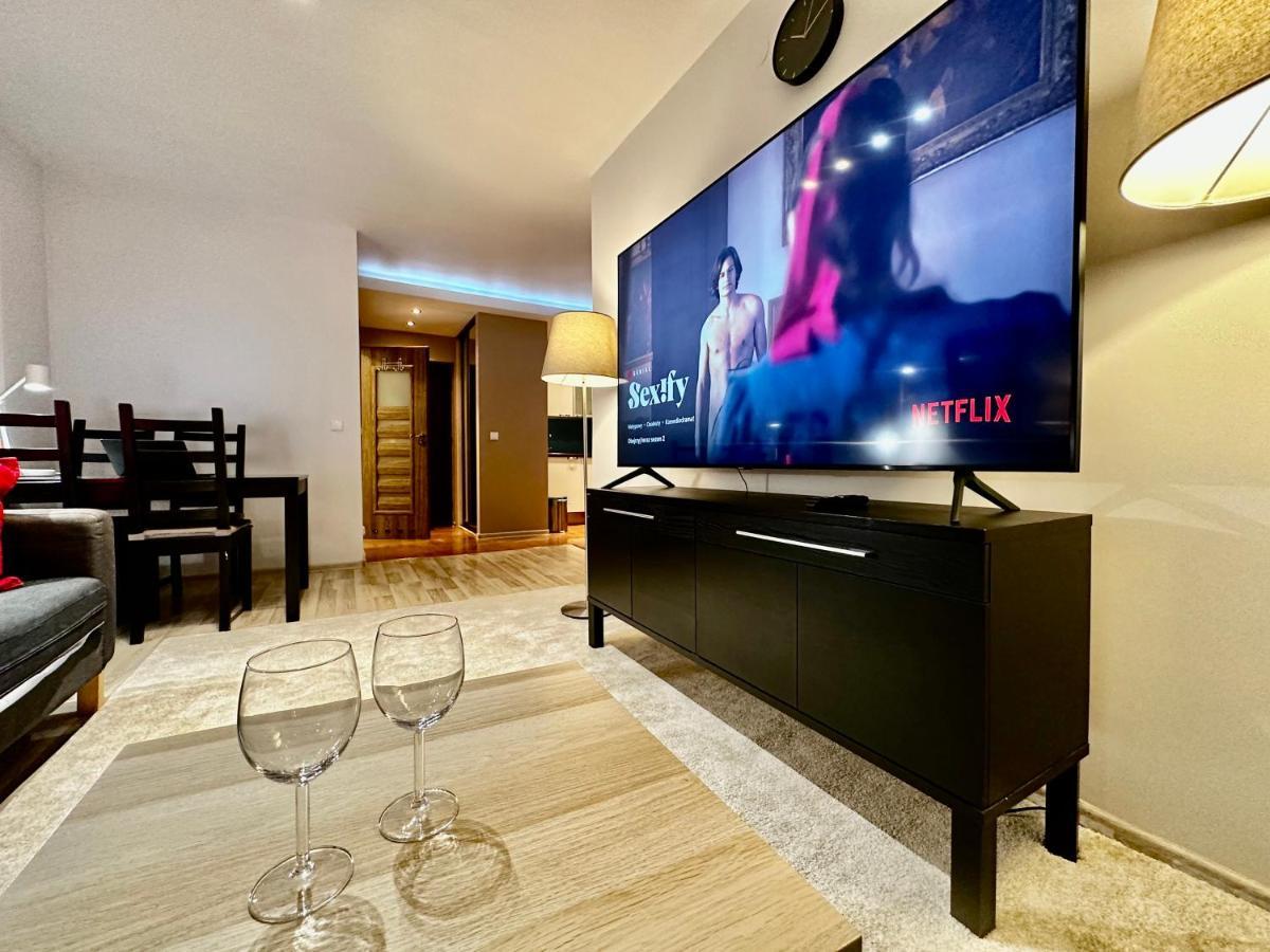 Decor 3 Metro Fast Wifi 1Gbs 80'Tv Hbo Disney Appletv Varşova Dış mekan fotoğraf