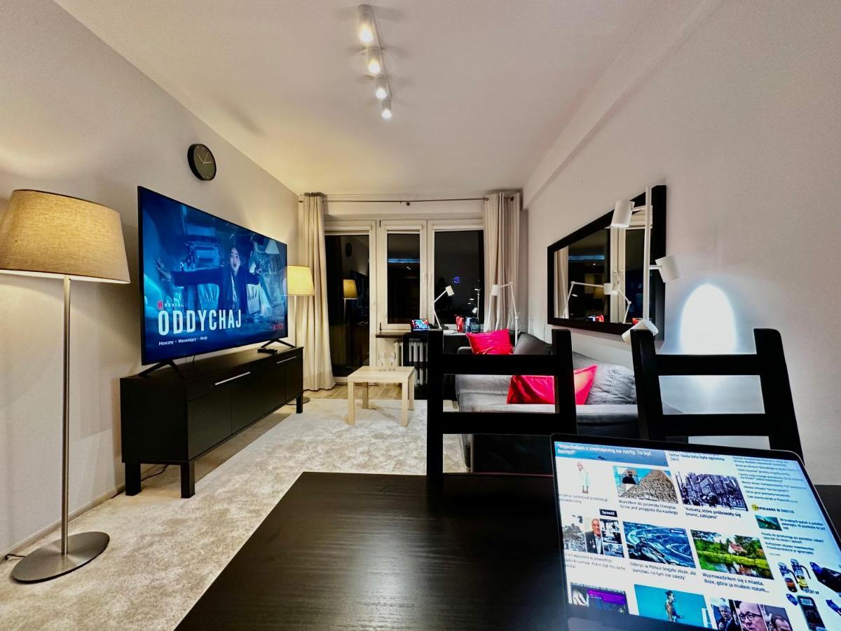 Decor 3 Metro Fast Wifi 1Gbs 80'Tv Hbo Disney Appletv Varşova Dış mekan fotoğraf